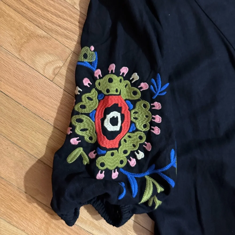 Forcynthia Black Linen Dress with Embroidered Sleeves - Picture 4 of 9